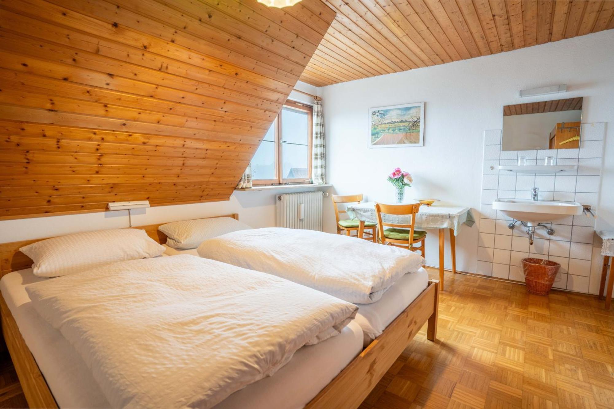Zum Torkelhaus Hotel Зиплинген Екстериор снимка