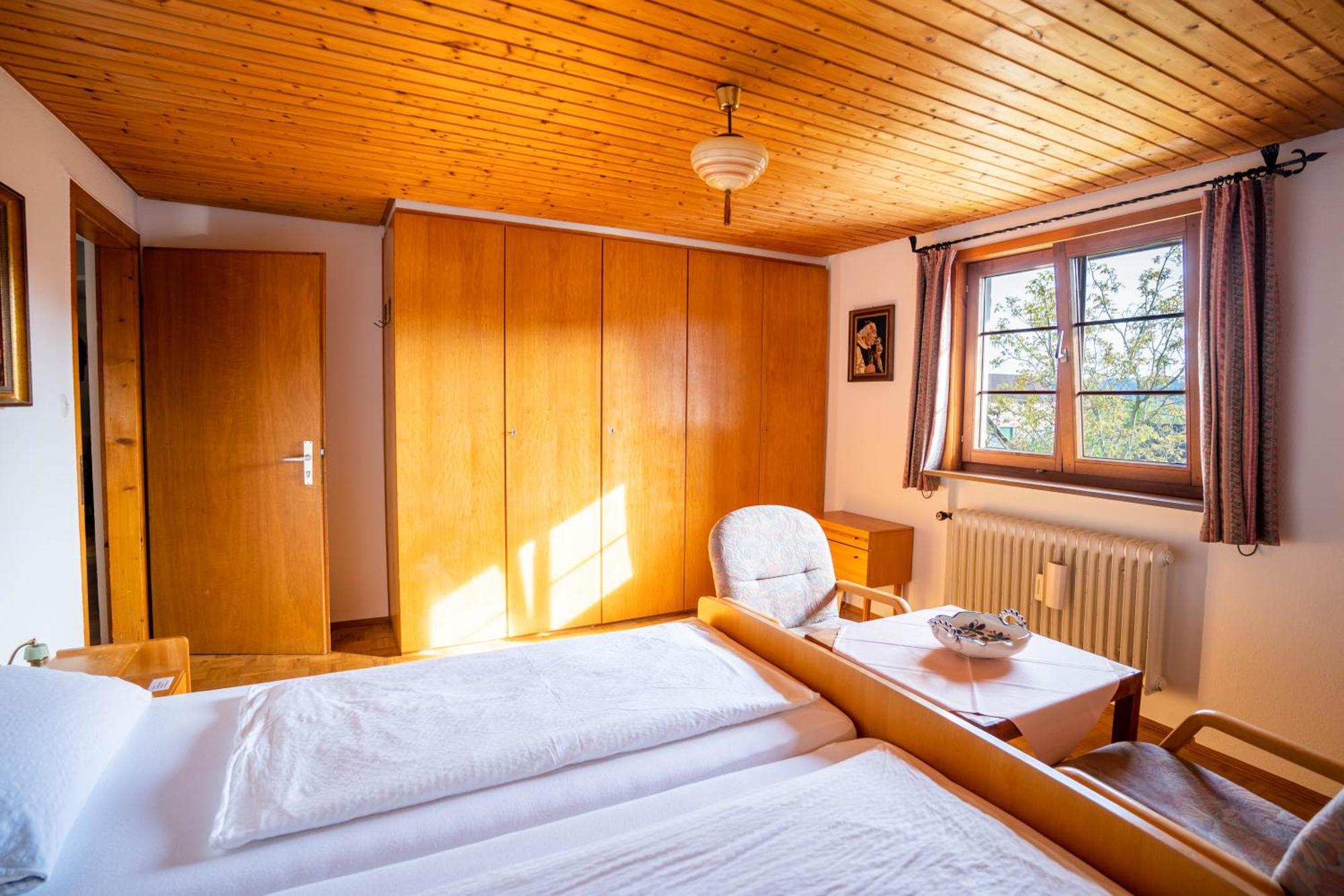 Zum Torkelhaus Hotel Зиплинген Екстериор снимка