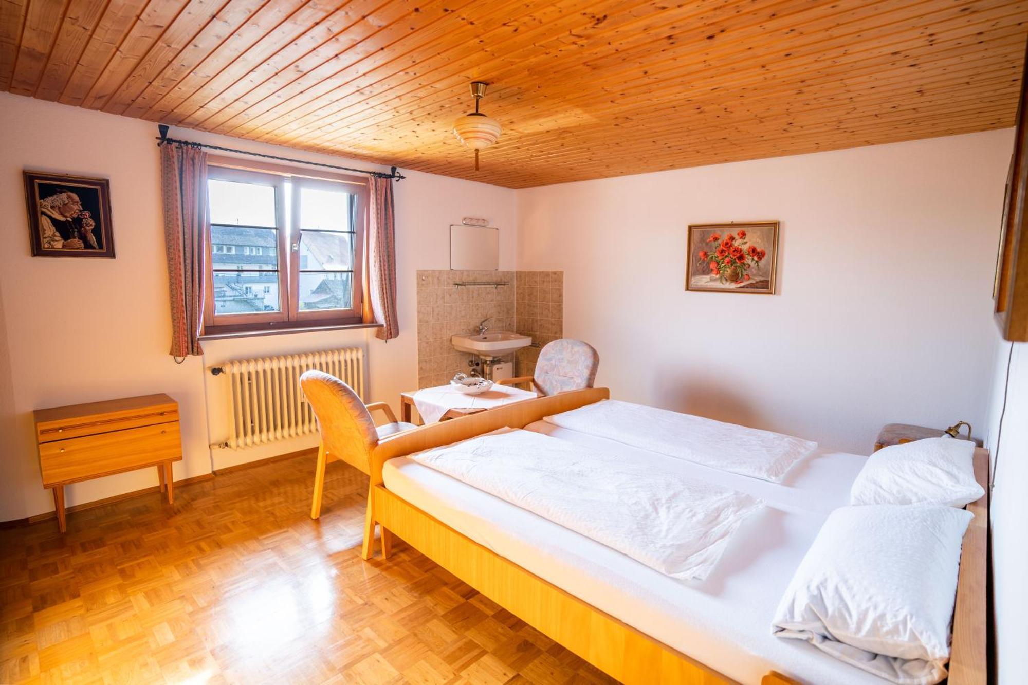 Zum Torkelhaus Hotel Зиплинген Екстериор снимка